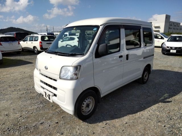 3768 Daihatsu Hijet van S321V 2017 г. (LUM Fukuoka Nyusatsu)